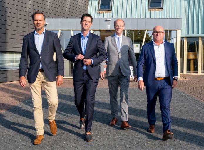 De nieuwe wethouders van de gemeente Veere: vlnr Bert Tuk (CU), Ruud van Houten (VVD), René de Visser (SGP) en Marcel Steketee (HVV).