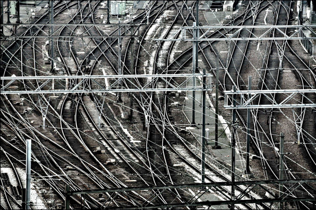 Spoor bij Amsterdam Centraal (Joost van den Broek / deVolkskrant) Beeld Joost van den Broek