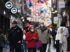 Plus de 10.000 hospitalisations et contaminations record au Royaume-Uni