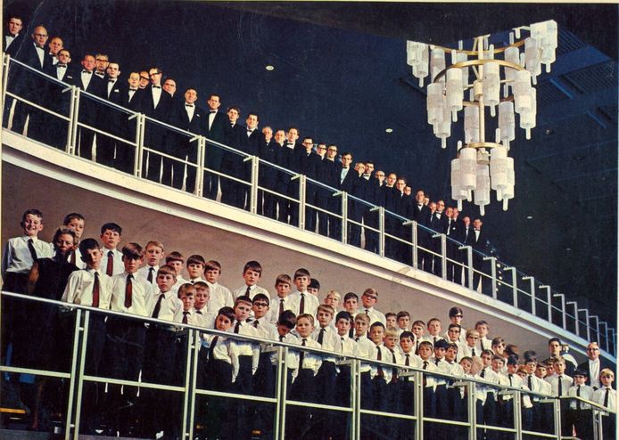 Concert van (inmiddels koninklijk) mannenkoor La Bonne Espérance en jeugdkoor Tivoli in Eindhoven, in 1968 in de Stadsschouwburg (nu Parktheater).
