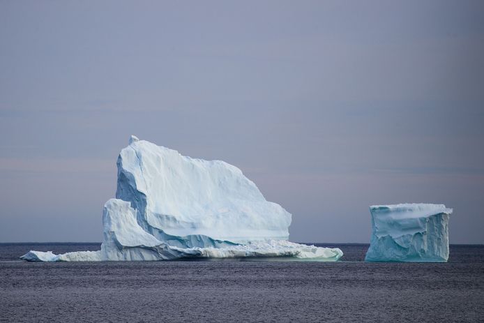 Een ijsberg voor de kust van Newfoundland.