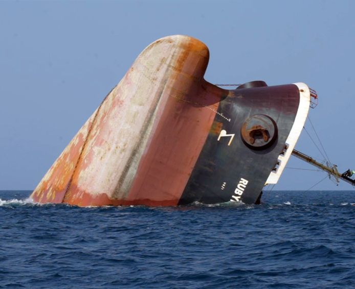 Het vrachtschip Rubymar zonk op 3 maart, twee weken nadat het geraakt werd door Houthi-raketten.