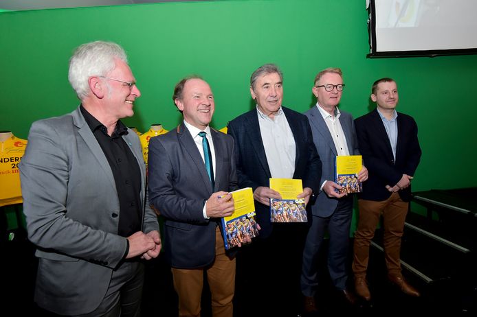 Fons Leroy, Philippe Muyters , Eddy Merckx, Henk Jansen en Dries De Zaeytijd.