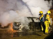 Opnieuw auto door brand verwoest: zesde autobrand van dit jaar in Apeldoorn