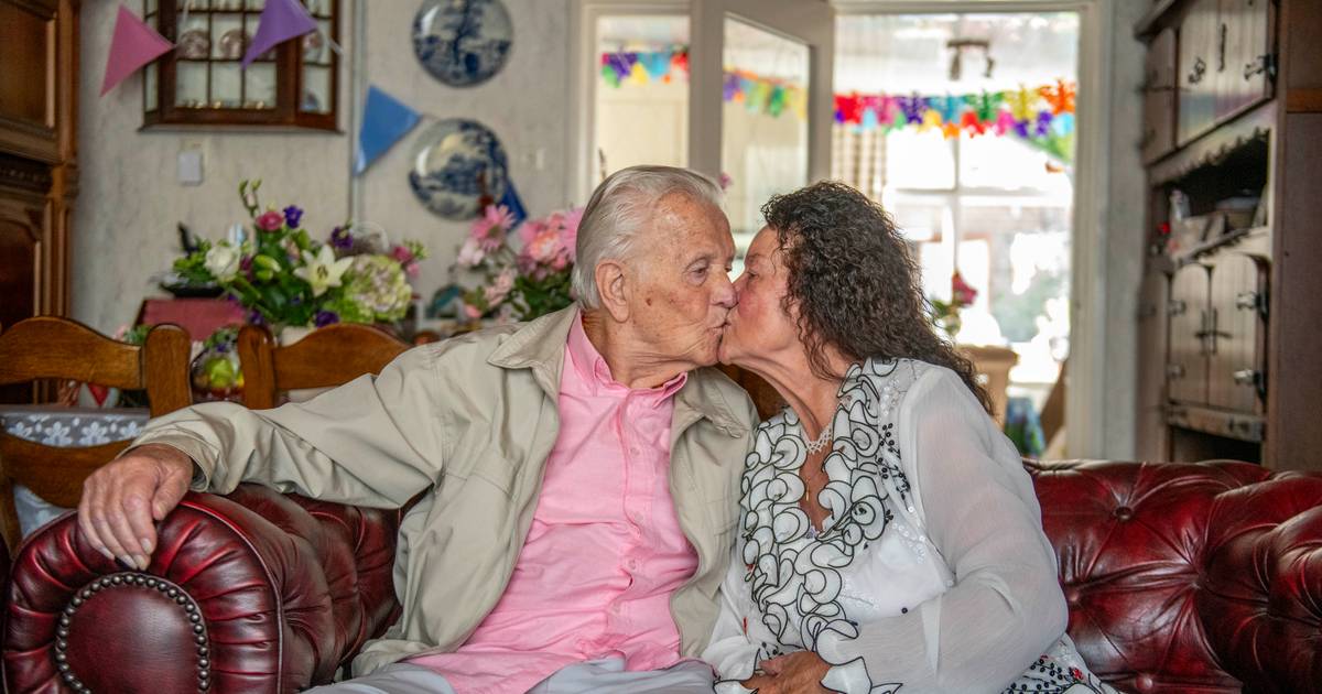 Jan en Riny zijn na 65 jaar nog steeds dol op elkaar | Kapelle | pzc.nl