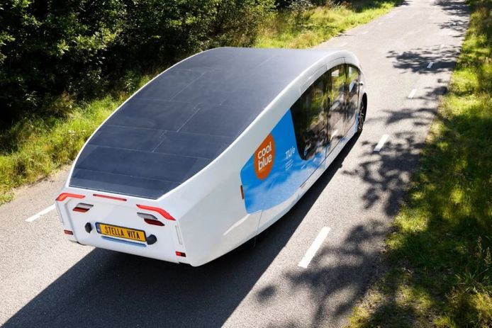 Mini-caravan past achter de e-bike