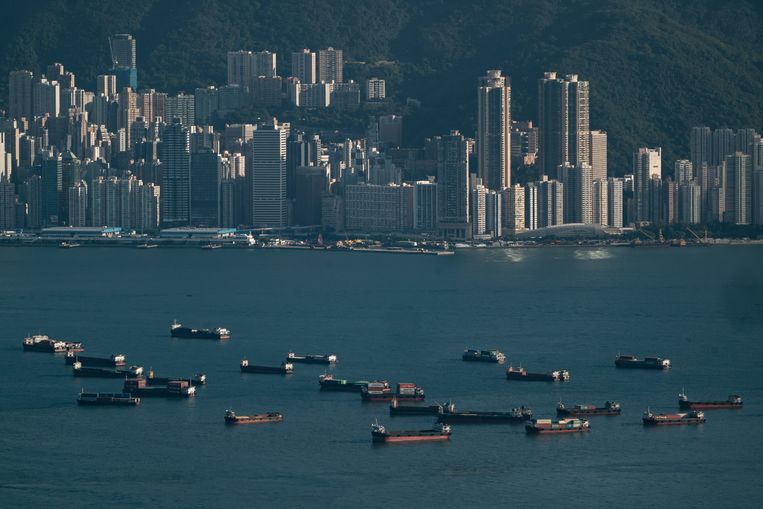 Kapal kargo di pelabuhan Hong Kong.  Harga peti kemas naik tajam secara tiba-tiba.  Gambar Getty