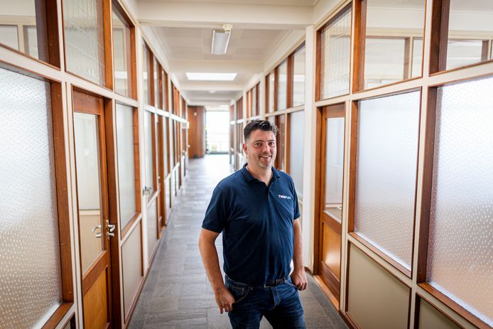 Robin Schipmann, de eigenaar van het bedrijfspand aan de Oude Boekeloseweg, verwacht dat zeker enkele tientallen beeldend kunstenaars hier een atelier willen gaan huren.