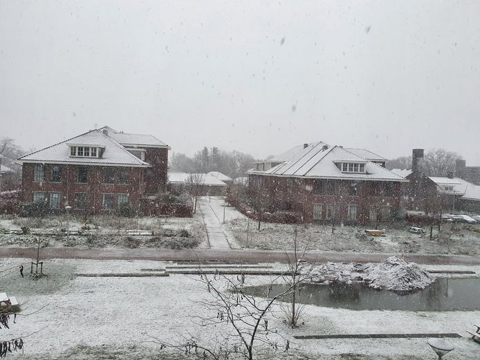 Sneeuw op de Saksen Weimar Kazerne in Arnhem