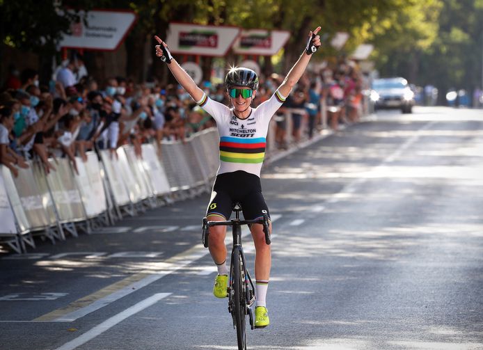 Van Vleuten Troeft Van Der Breggen Af En Wint Weer Wielrennen Ad Nl