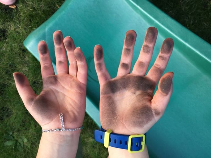Kinderen in Wijk aan Zee komen in de speeltuin in aanraking met vervuilde stoffen.