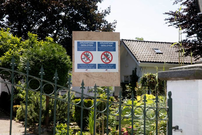 De villa in Bemmel werd in juni 2018 door de burgemeester gesloten.