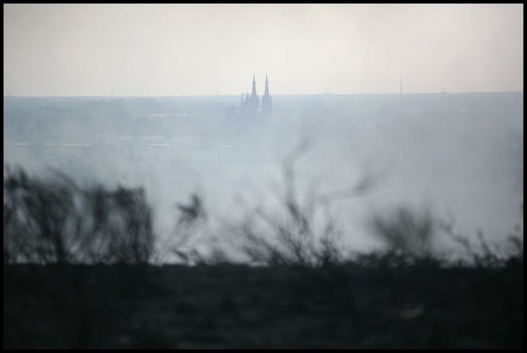 De brand op de Mookerhei in Noord-Limburg in 2007. Beeld ANP