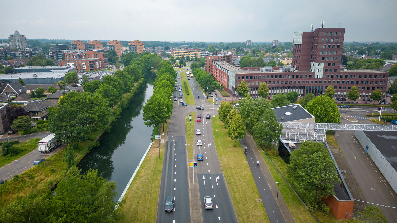 Waar blijft de omstreden studentenbrug over het Apeldoorns Kanaal? Foto tubantia.nl