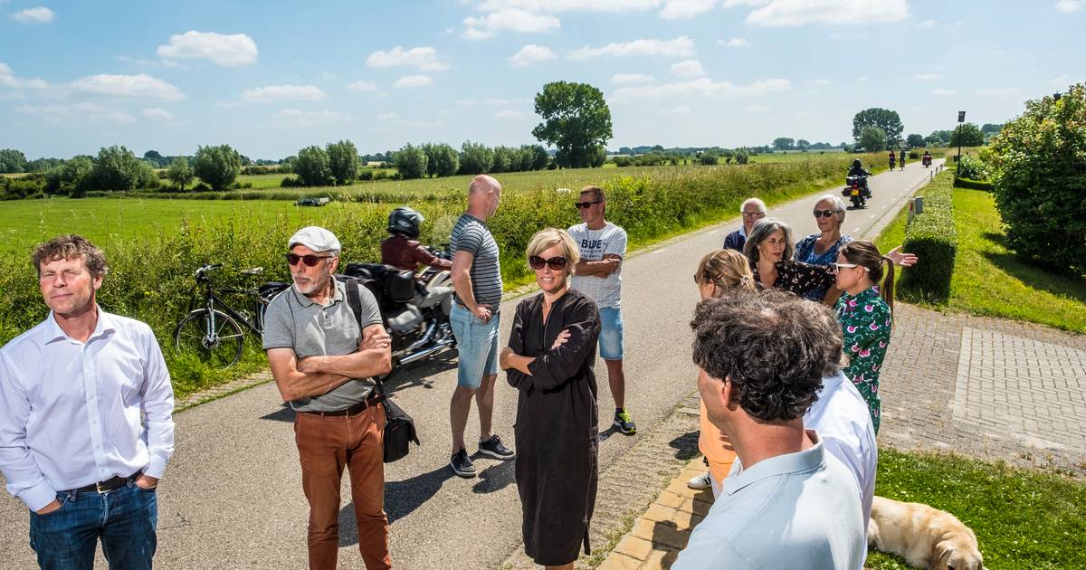 Dijkbewoners Wapenveld zijn motoren meer dan zat en komen in actie: ‘Dan krijg je een middelvinger o