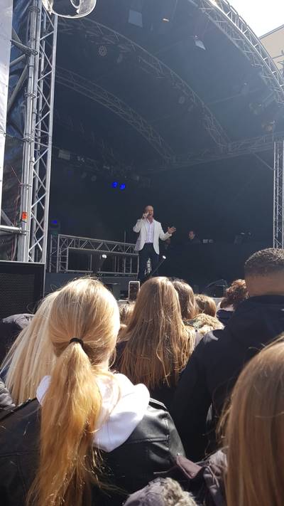 Dries Roelvink komt niet langs controle op Bevrijdingsfestival Wageningen