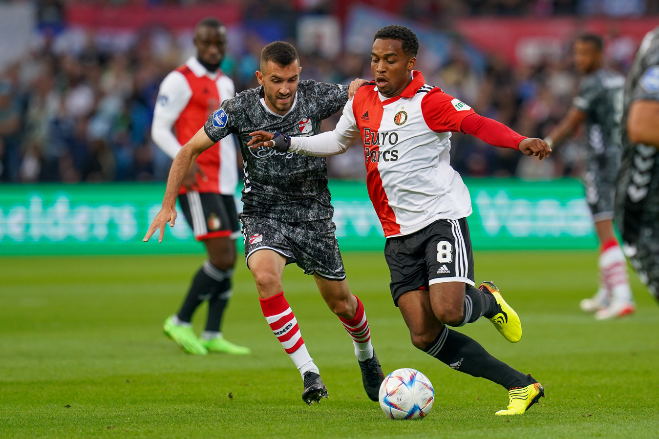 Een voorsprong nimmer voor rust bij Feyenoord, Jan Streuer rekent zich al rijk Foto bd.nl