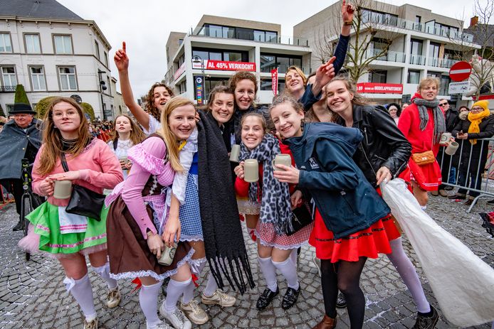 Een sfeerbeeld van de laatste editie van Zwevezele Carnaval, ondertussen al geleden van 23 februari 2020.