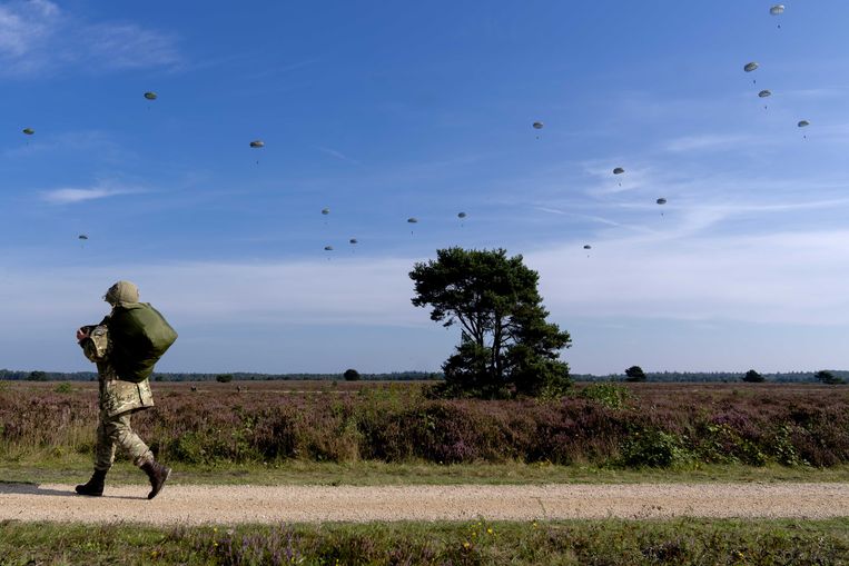 Er komt ook meer geld voor de uitrusting van defensie. Beeld ANP