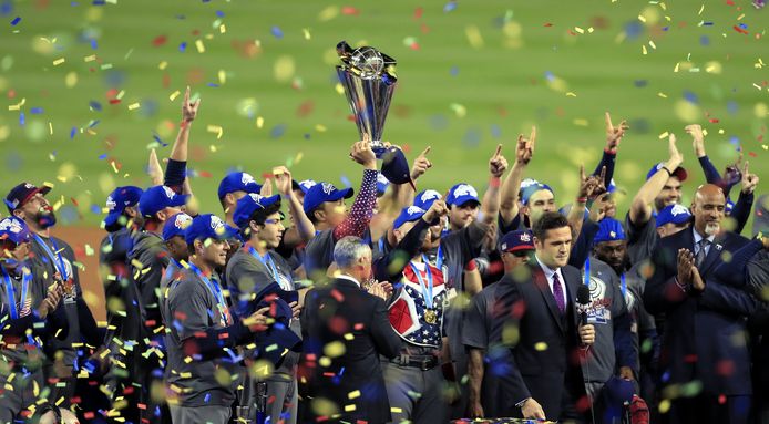 Gli americani festeggiano la vittoria del titolo WBC nel 2017.