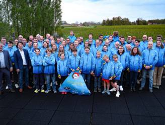 Waaslands Triatlon Team steekt leden in nieuw jasje voor jubileum
