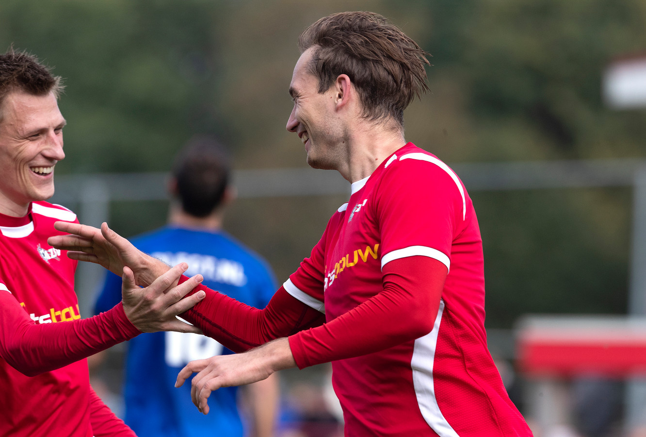 Joost Rasing scoorde zaterdag tegen DETO zijn vijfde competitietreffer voor zaterdaghoofdklasser AZSV uit Aalten.