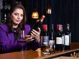 Sommelier Sepideh Sedaghatnia beoordeelt 15 rode wijnen uit de supermarkt onder 10 euro.