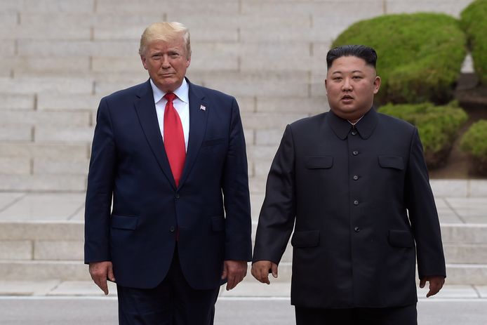 De Amerikaanse president Trump en de Noord-Koreaanse leider Kim Jong-un tijdens een top eerder dit jaar.