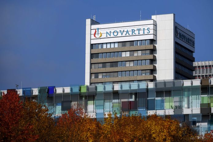 Het hoofdkantoor van farmareus Novartis in Basel (Zwitserland).