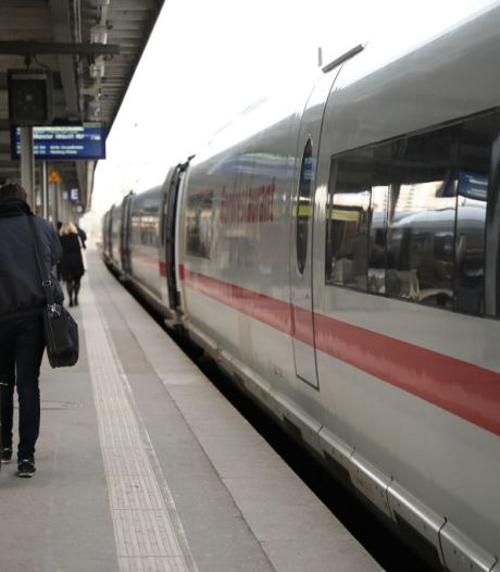 Elle se retrouve la main coincée dans la porte, le train repart: dramatique accident en Allemagne