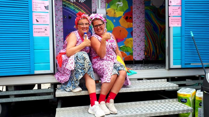 Zelfs de toiletdames waren in opperbeste stemming.