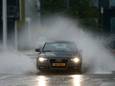 Aquaplaning ontstaat vooral tijdens stevige (onweers)buien