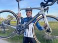 Diabetespatiënt Patrick De Cridts (52) uit Avelgem legt met zijn fiets een lus van 800 km af door Denemarken, en hoopt binnen de 40 uur over de eindmeet te fietsen.