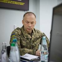 ‘Zijn houdbaarheidsdatum is overschreden’: wie is de machtige Oekraïense legerbaas Oleksandr Syrsky?