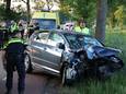 De drie inzittenden van de auto werden met een ambulance naar het ziekenhuis gebracht.
