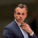 De VVD wil Harbers en zijn opvolgers het recht ontnemen om schrijnende gevallen asiel te verlenen. Vijf vragen over hun voorstel