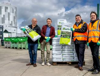 Van de composteerfabriek in de zak: Verko start met verkoop van zelfgemaakte compost in kleinere verpakking
