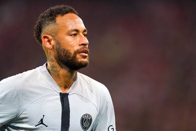 LIVE TRANSFERS. L'Équipe: “Neymar praat met Manchester United over transfer” - Anderlecht legt Leoni tot 2026 vast