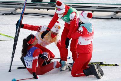 EN DIRECT: les Russes remportent le relais 4x5 km dames de ski de fond