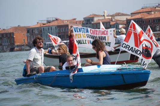Demonstranten in Venetie protesteerden deze zomer tegen de grote schepen in de kanalen van de stad.