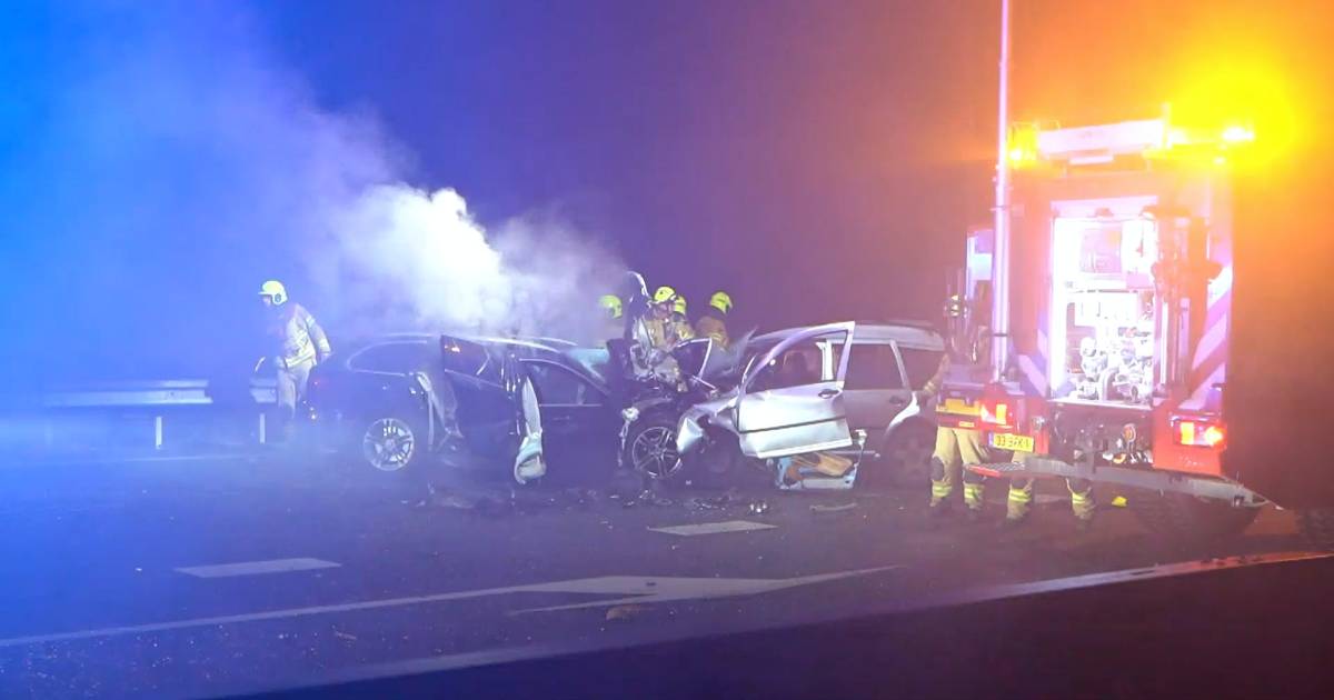 Burgemeester over omgekomen zusjes door botsing spookrijder: ‘Nachtmerrie voor ouders’.