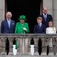 Bij het slot van de jubileumviering verschijnt Koningin Elizabeth II tóch nog even op het balkon
