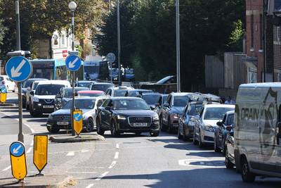 Des pénuries de carburant agacent au Royaume-Uni, le gouvernement cherche des solutions d’urgence