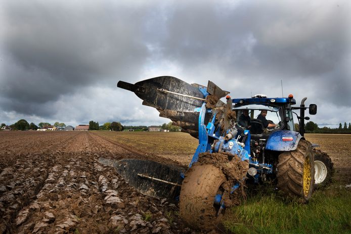 De uitkoop van boeren om het stikstofprobleem op te lossen ligt ook weer nadrukkelijker op tafel.