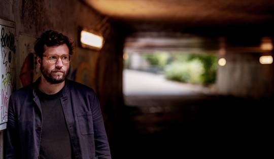 Ook de UGent weigerde zijn aanstelling: waarom omstreden onderzoeker Pettit na drie bewogen dagen op straat staat