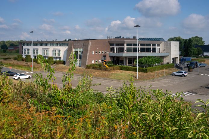 De gemeente Waalwijk is tevreden over de opvang van vluchtelingen in het voormalige NH-Hotel in Waalwijk.
