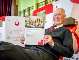 Straffe prestatie voor Hugo De Velder met 200 keer bloed geven: “Nog drie jaar om recordhouder te worden”