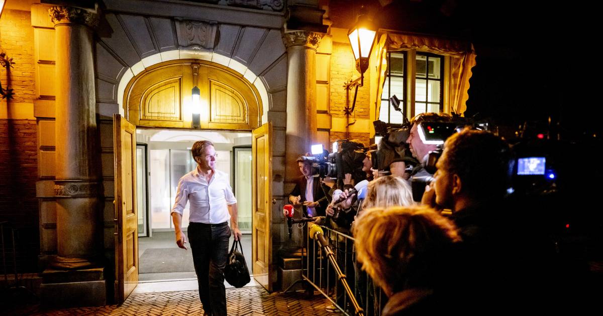 Nu kabinet valt, komt ook de positie van Mark Rutte in het geding | VAL ...