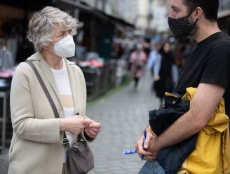 “Waarom iets in je lijf laten spuiten als je toch niet ziek wordt?”: vaccinatietwijfel zorgt voor gevaarlijke coronacocktail in Molenbeek