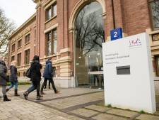 ‘Ordinaire diefstal met beetje duw- en trekwerk’ bij Scapino Doetinchem leidt tot tbs-eis tegen man met enorm strafblad